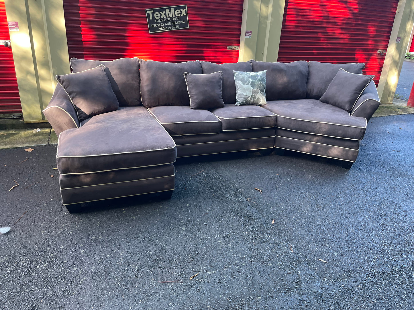 Raymour & Flanigan 3Pcs Sectional