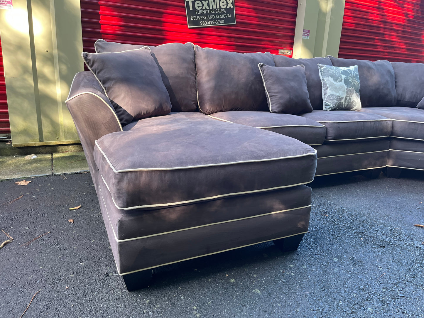 Raymour & Flanigan 3Pcs Sectional