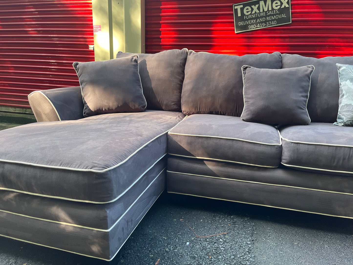 Raymour & Flanigan 3Pcs Sectional