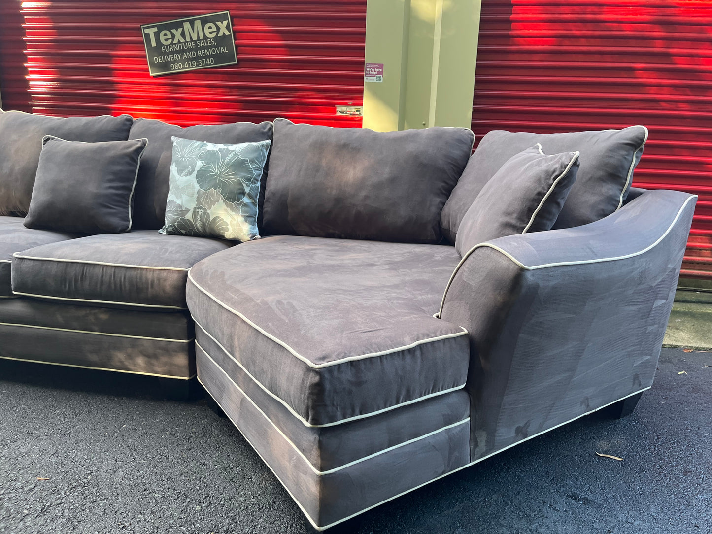 Raymour & Flanigan 3Pcs Sectional