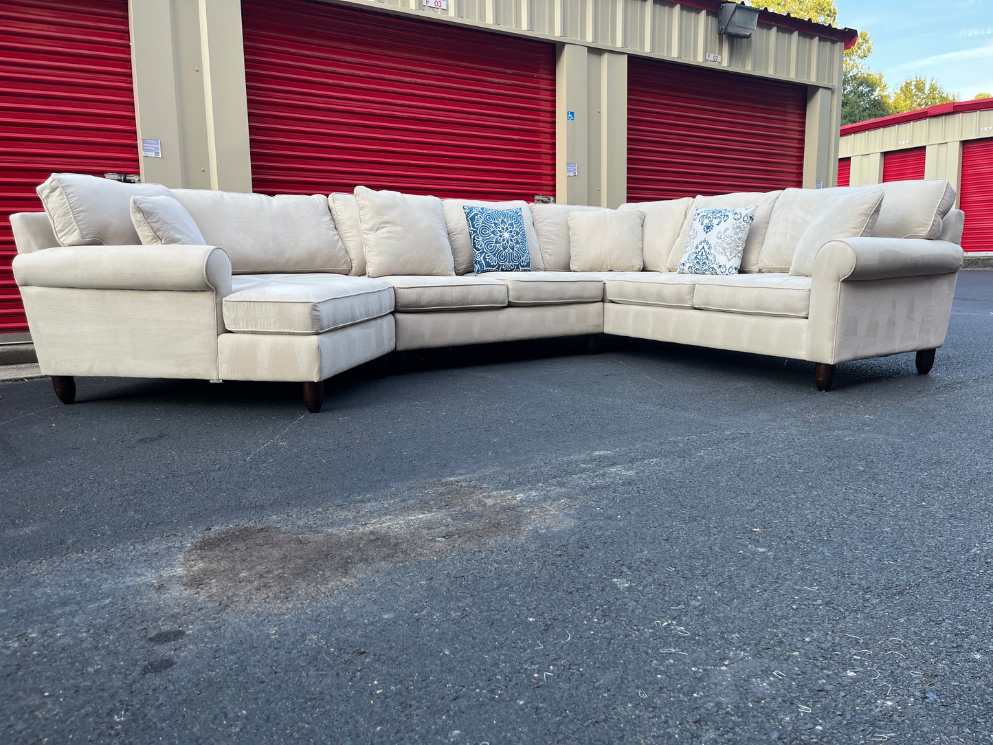 White Havertys 3Pcs Cuddler Sectional