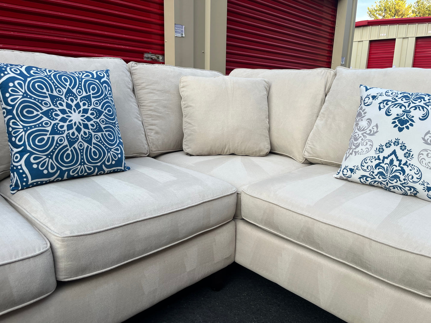 White Havertys 3Pcs Cuddler Sectional