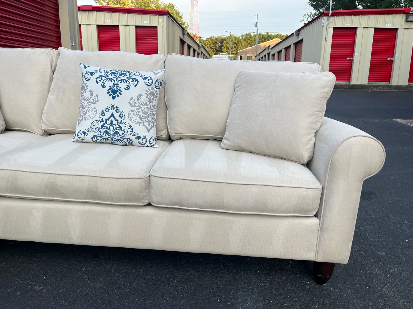 White Havertys 3Pcs Cuddler Sectional