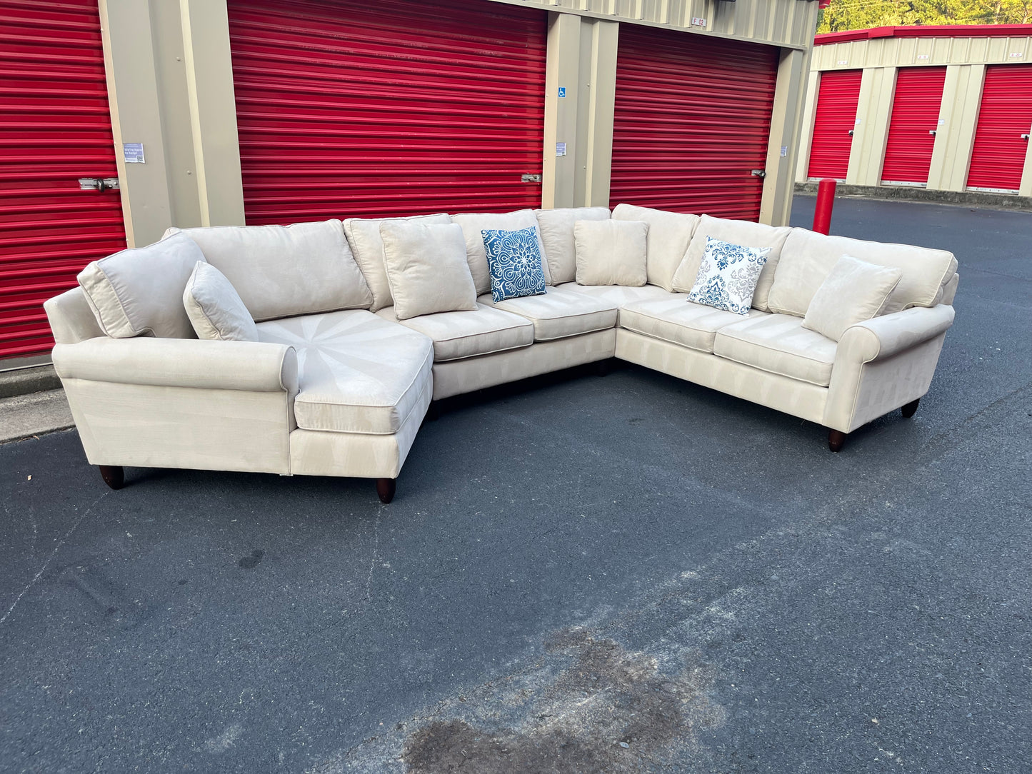 White Havertys 3Pcs Cuddler Sectional