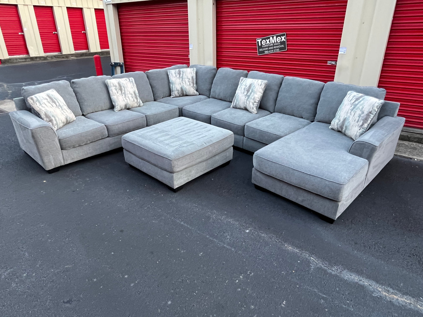 Ashley Furniture 5Pcs Castano Sectional w Ottoman