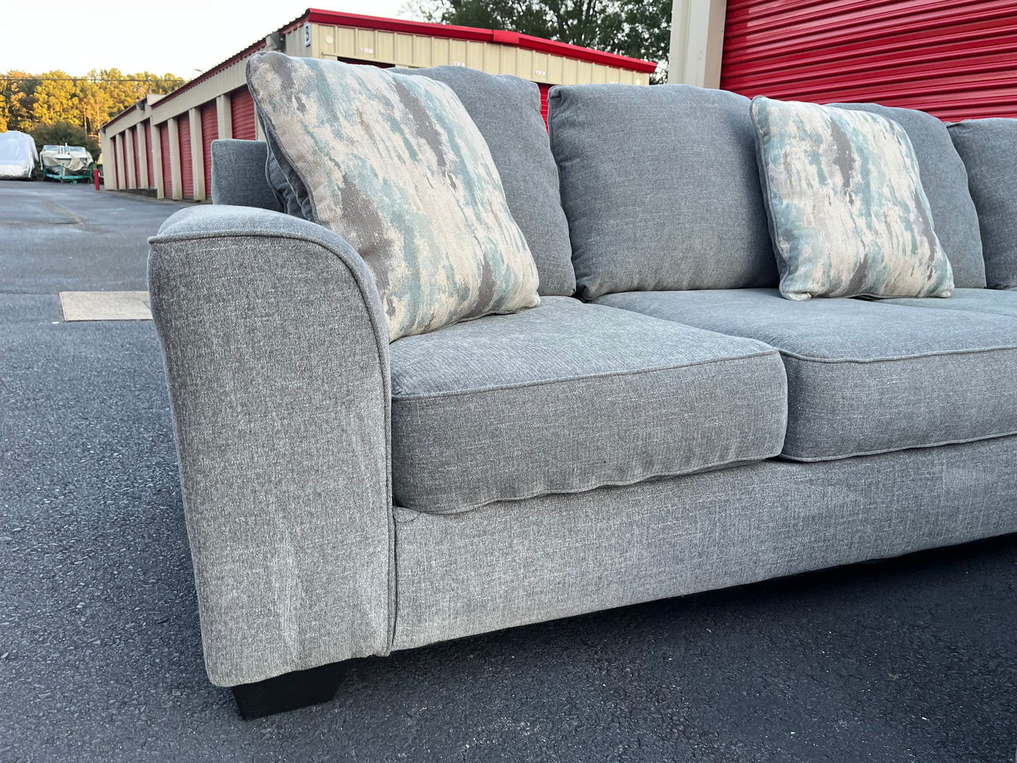 Ashley Furniture 5Pcs Castano Sectional w Ottoman