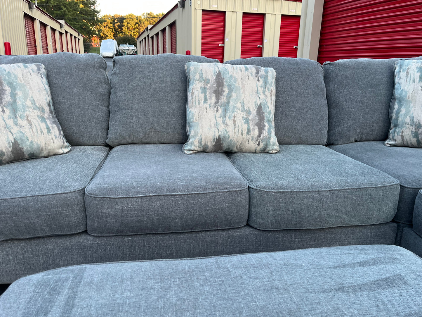 Ashley Furniture 5Pcs Castano Sectional w Ottoman