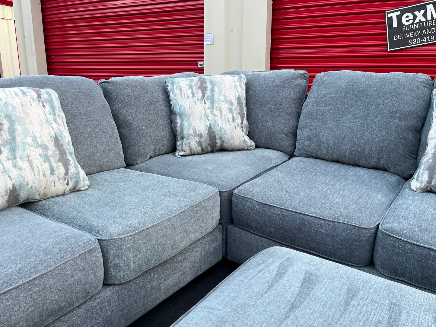 Ashley Furniture 5Pcs Castano Sectional w Ottoman