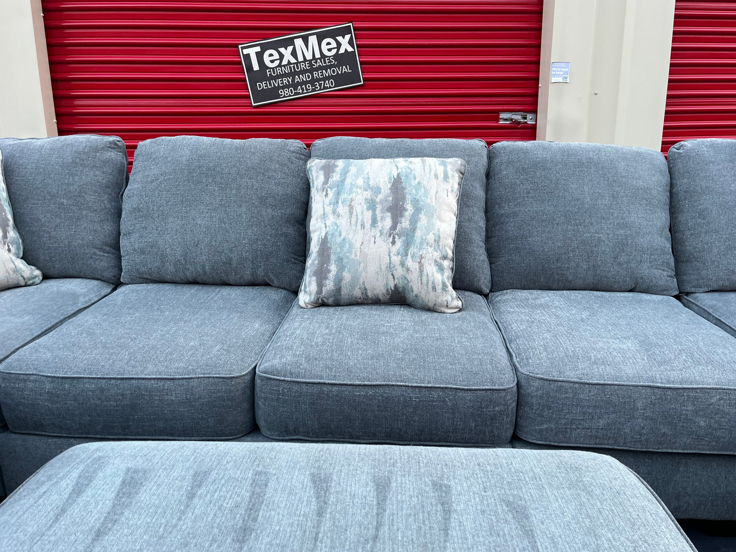 Ashley Furniture 5Pcs Castano Sectional w Ottoman