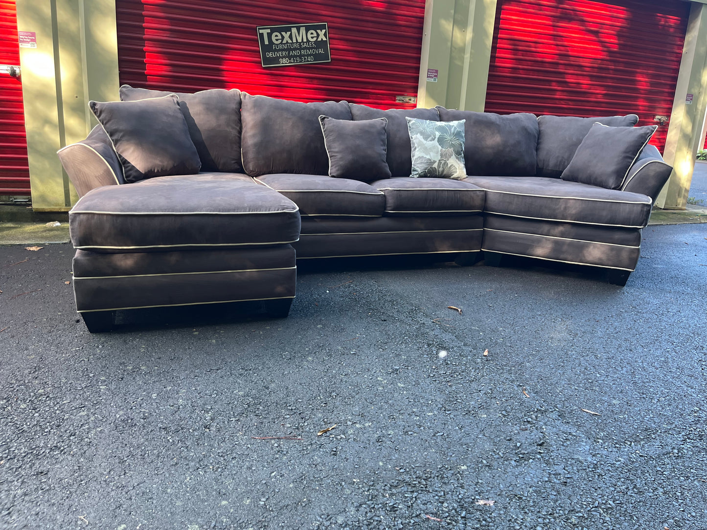 Raymour & Flanigan 3Pcs Sectional