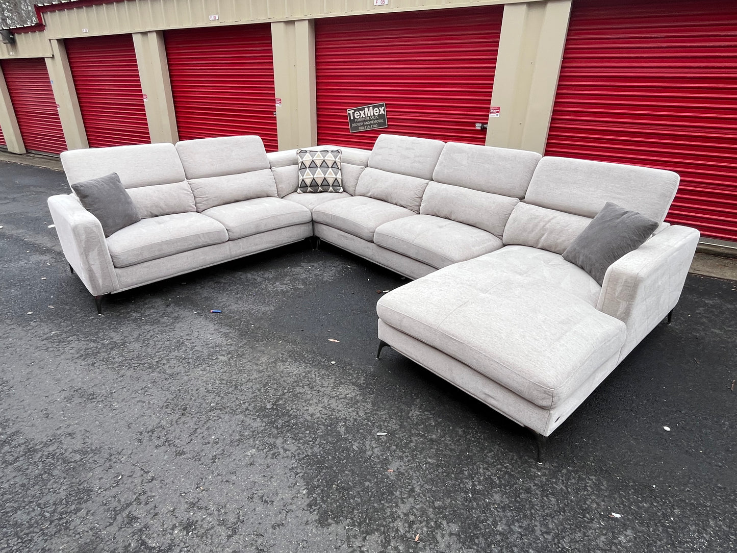 White Via Sorrento 4Pcs Sofia Vergara Sectional