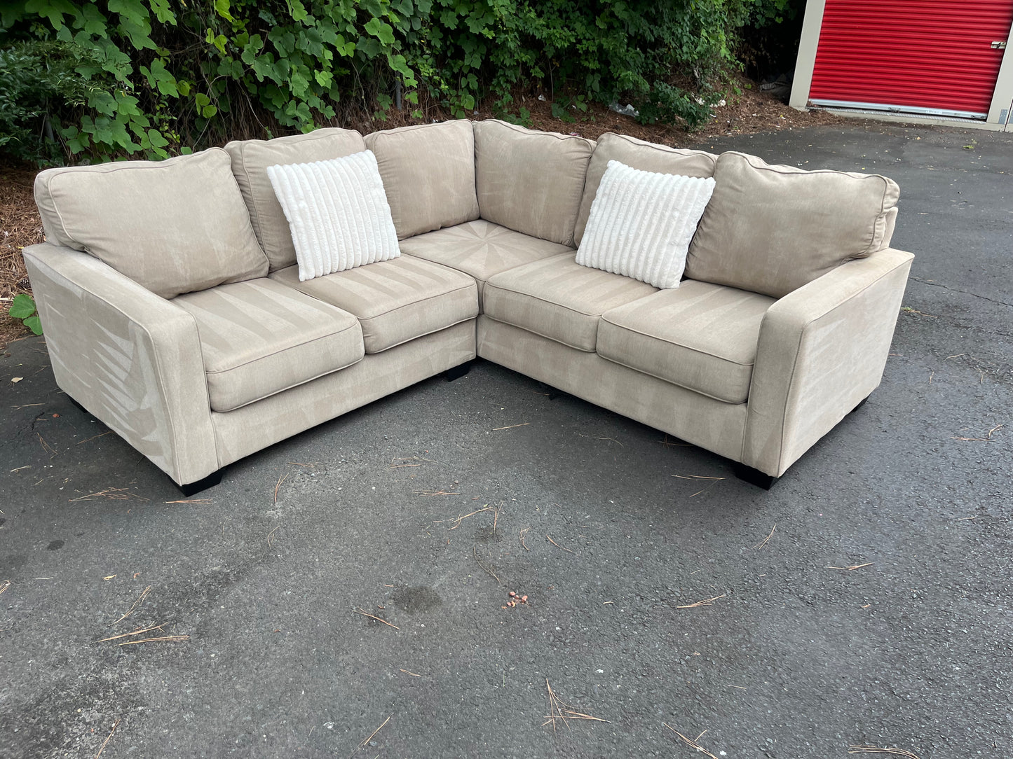 Ashley Furniture 2Pcs Sectional