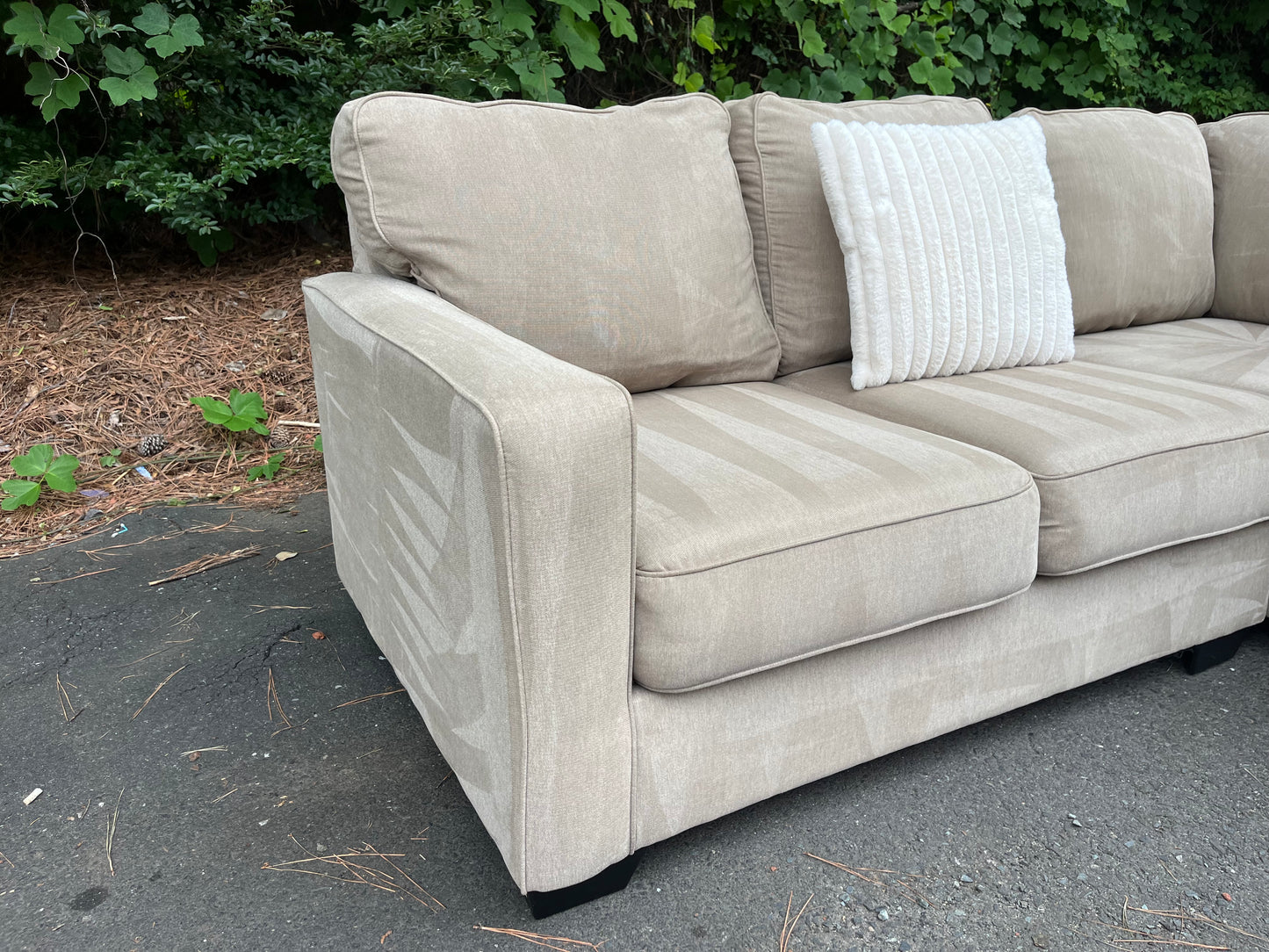 Ashley Furniture 2Pcs Sectional