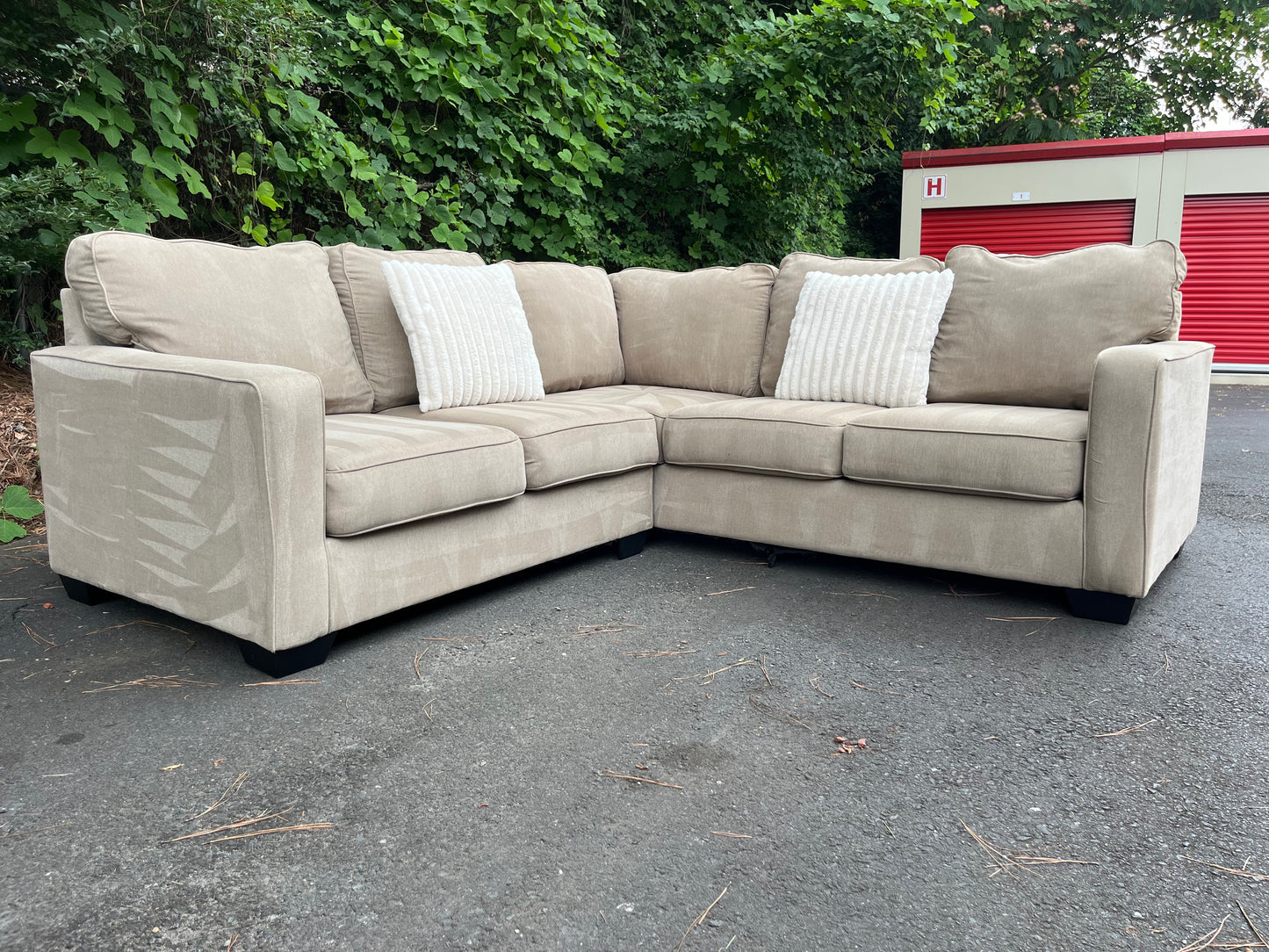 Ashley Furniture 2Pcs Sectional