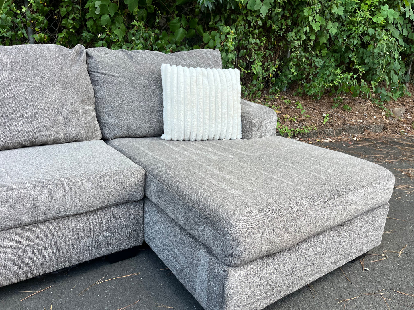 Ashley Furniture Ballinasloe 3Pcs Sectional