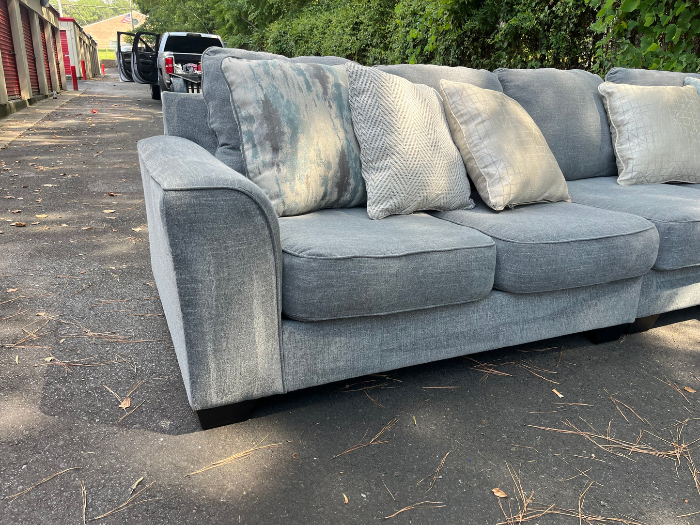 Ashley Furniture 6 Piece Castano Sectional