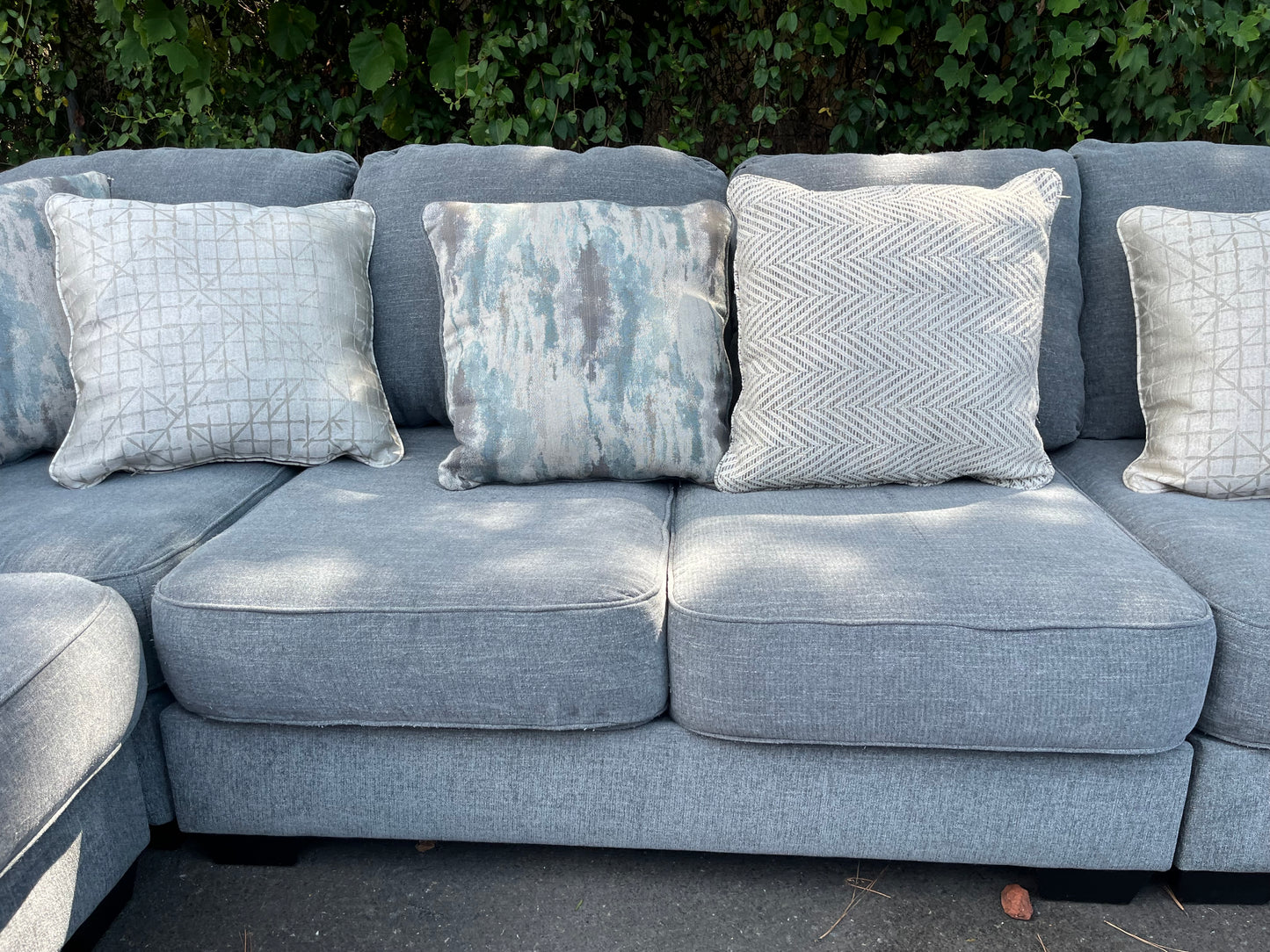 Ashley Furniture 6 Piece Castano Sectional