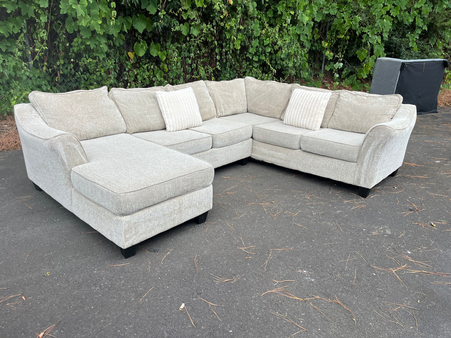 Ashley Furniture Venus 3Pcs Sectional