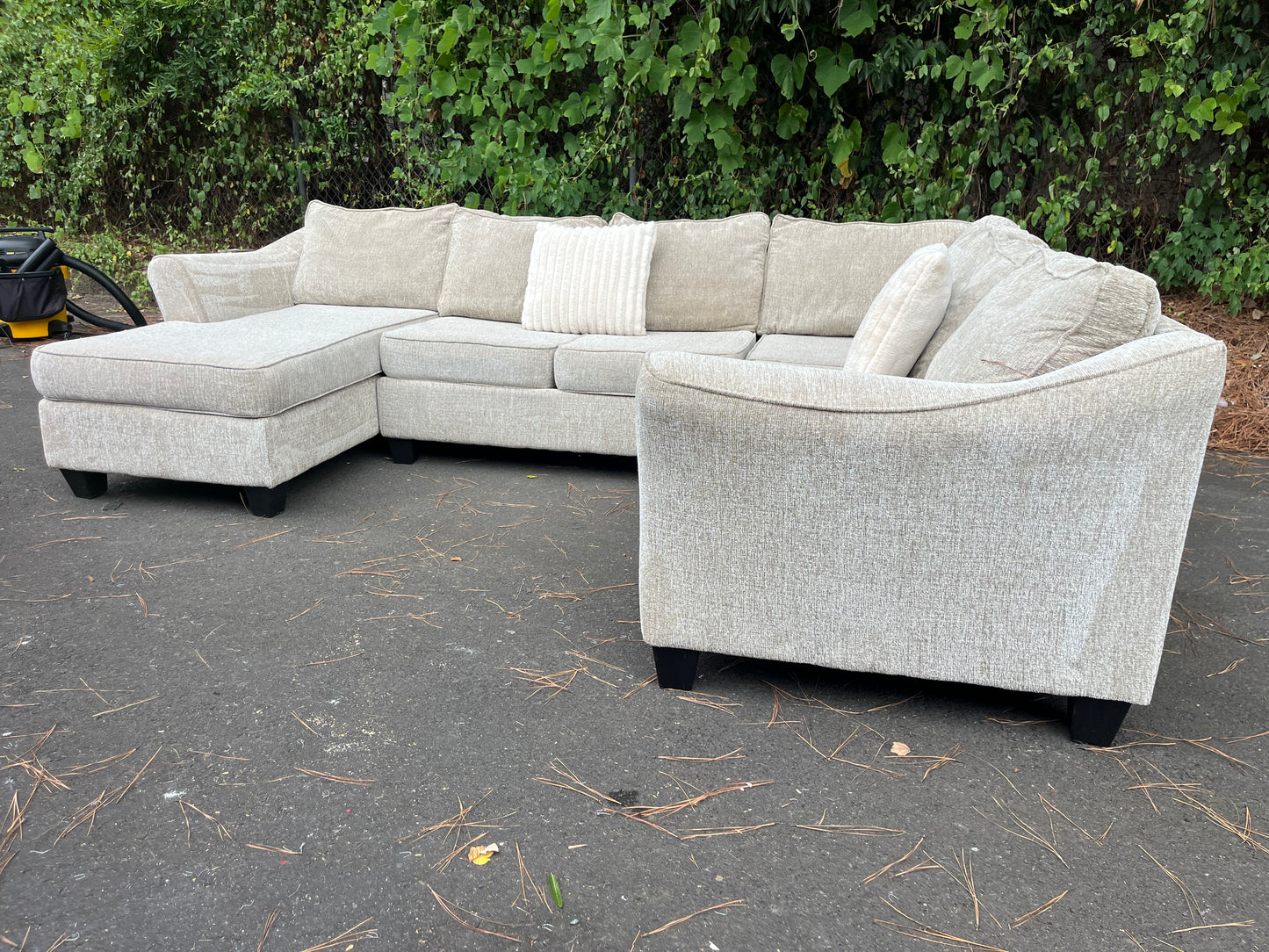 Ashley Furniture Venus 3Pcs Sectional