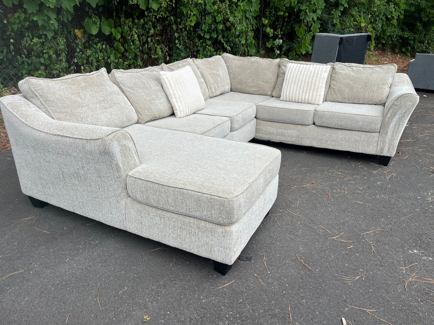 Ashley Furniture Venus 3Pcs Sectional