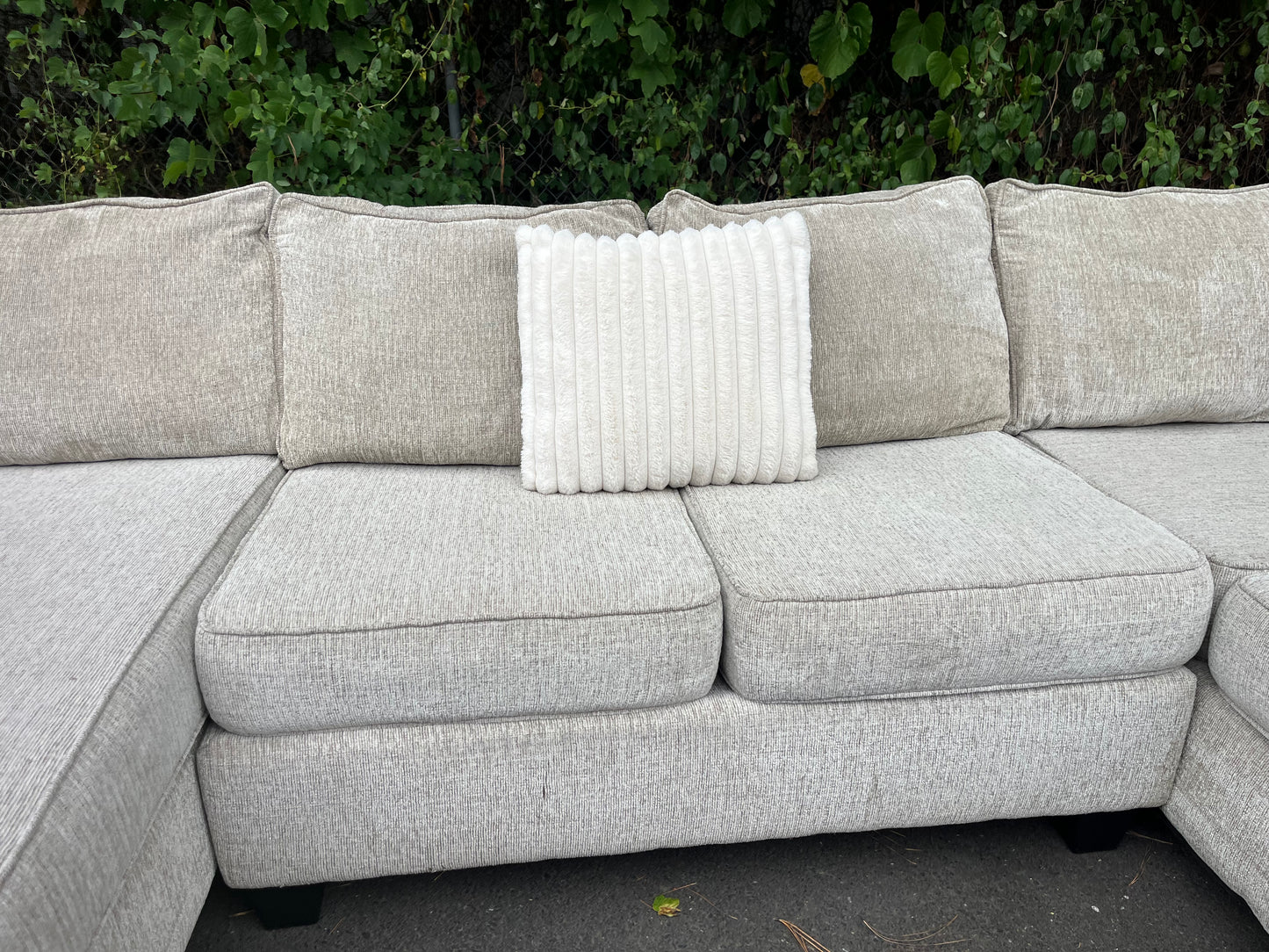 Ashley Furniture Venus 3Pcs Sectional