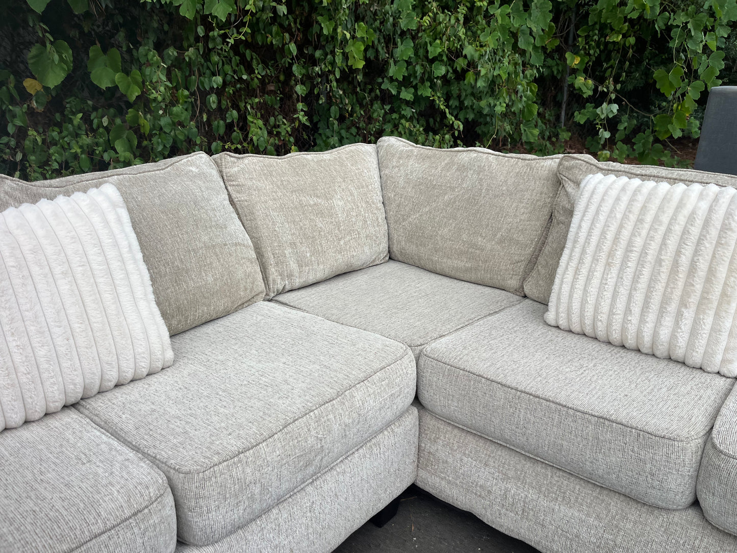 Ashley Furniture Venus 3Pcs Sectional