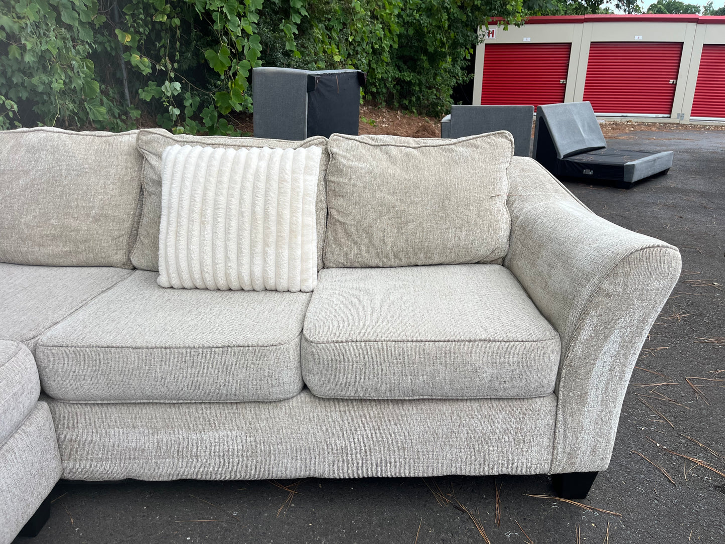 Ashley Furniture Venus 3Pcs Sectional